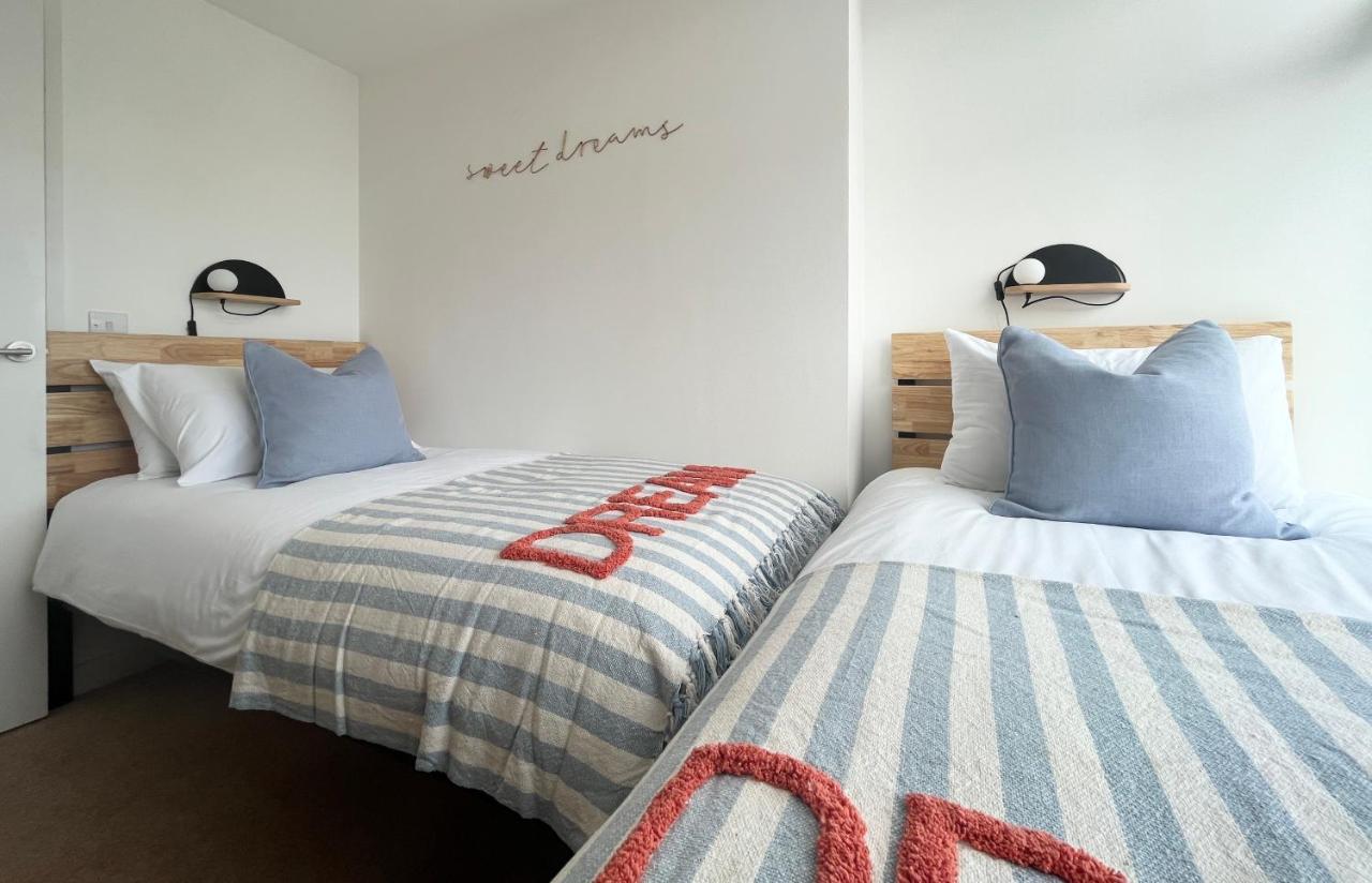 Apres Beach Apartment Sleeps 4 เพนแซนซ์ ภายนอก รูปภาพ
