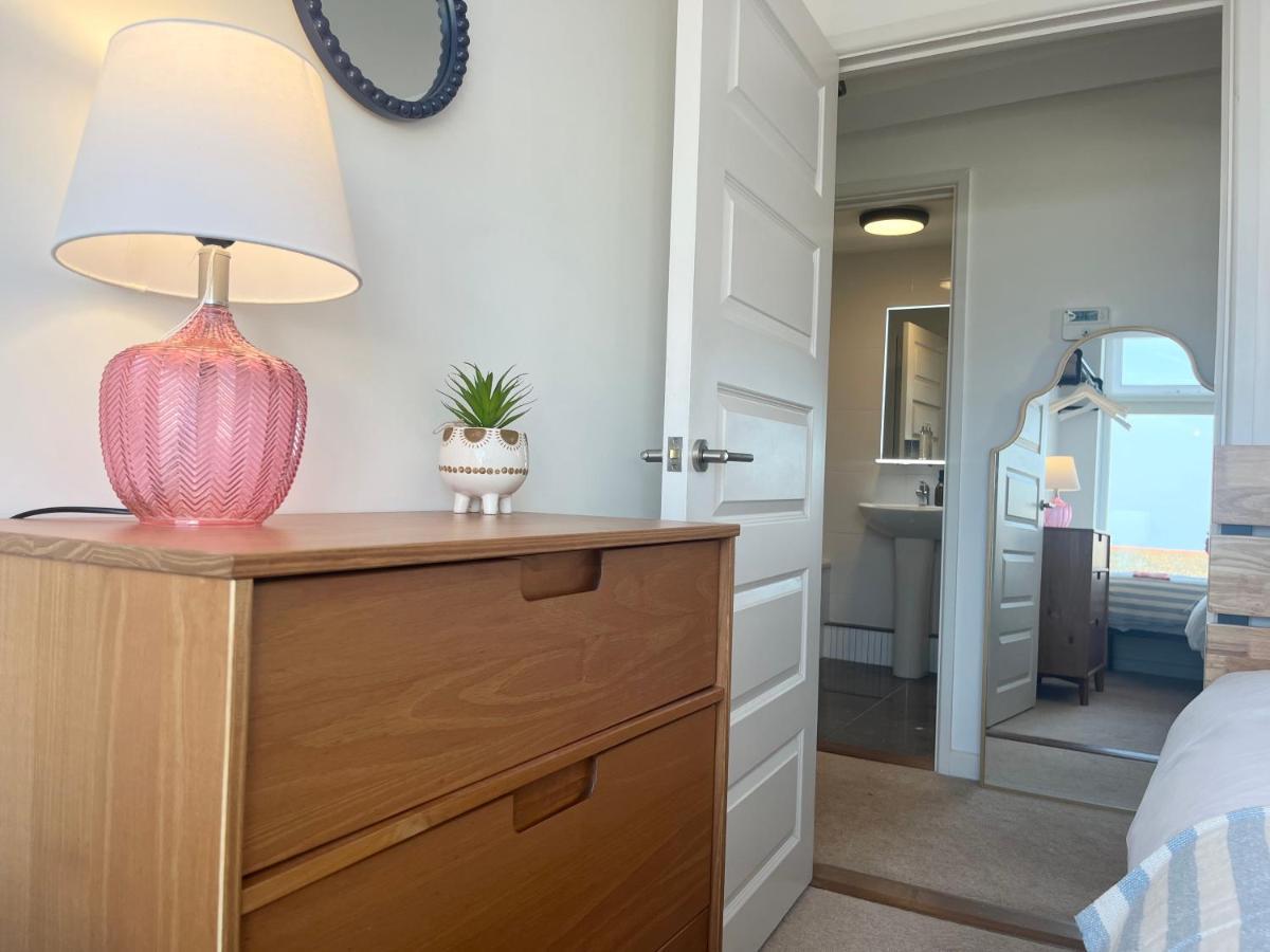 Apres Beach Apartment Sleeps 4 เพนแซนซ์ ภายนอก รูปภาพ