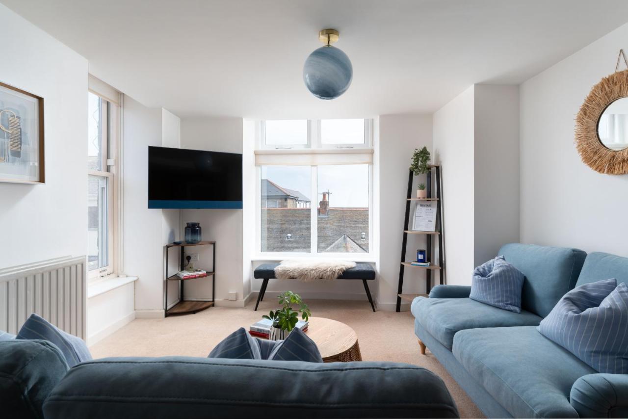 Apres Beach Apartment Sleeps 4 เพนแซนซ์ ภายนอก รูปภาพ