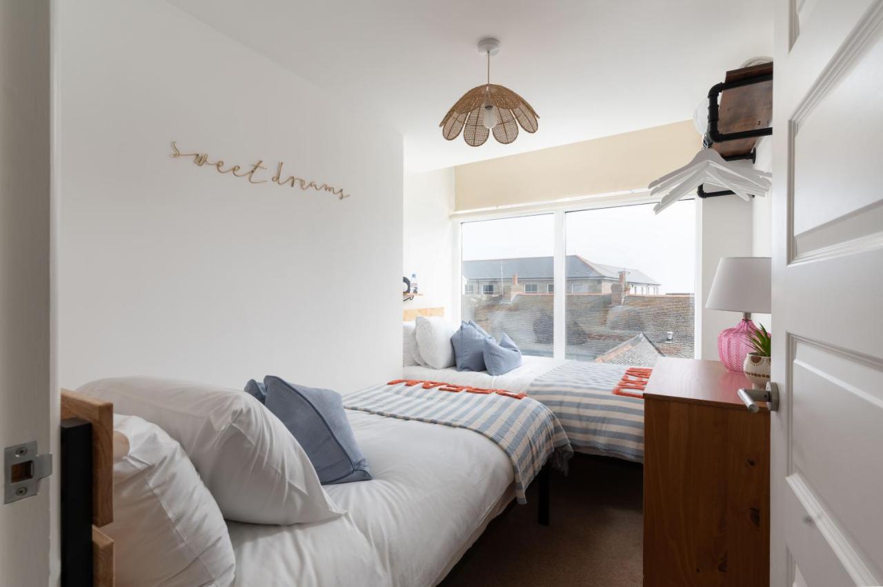 Apres Beach Apartment Sleeps 4 เพนแซนซ์ ภายนอก รูปภาพ