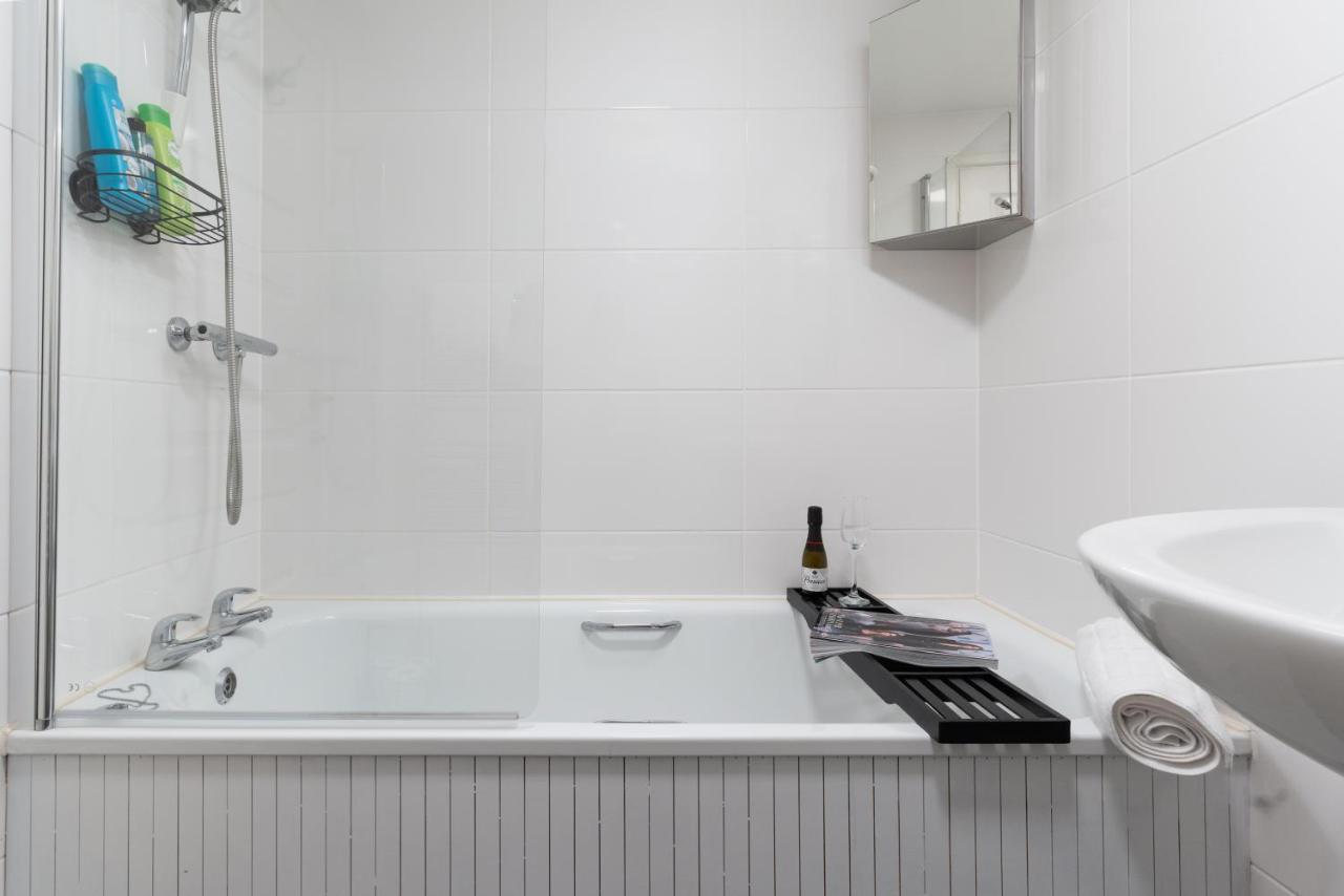 Apres Beach Apartment Sleeps 4 เพนแซนซ์ ภายนอก รูปภาพ